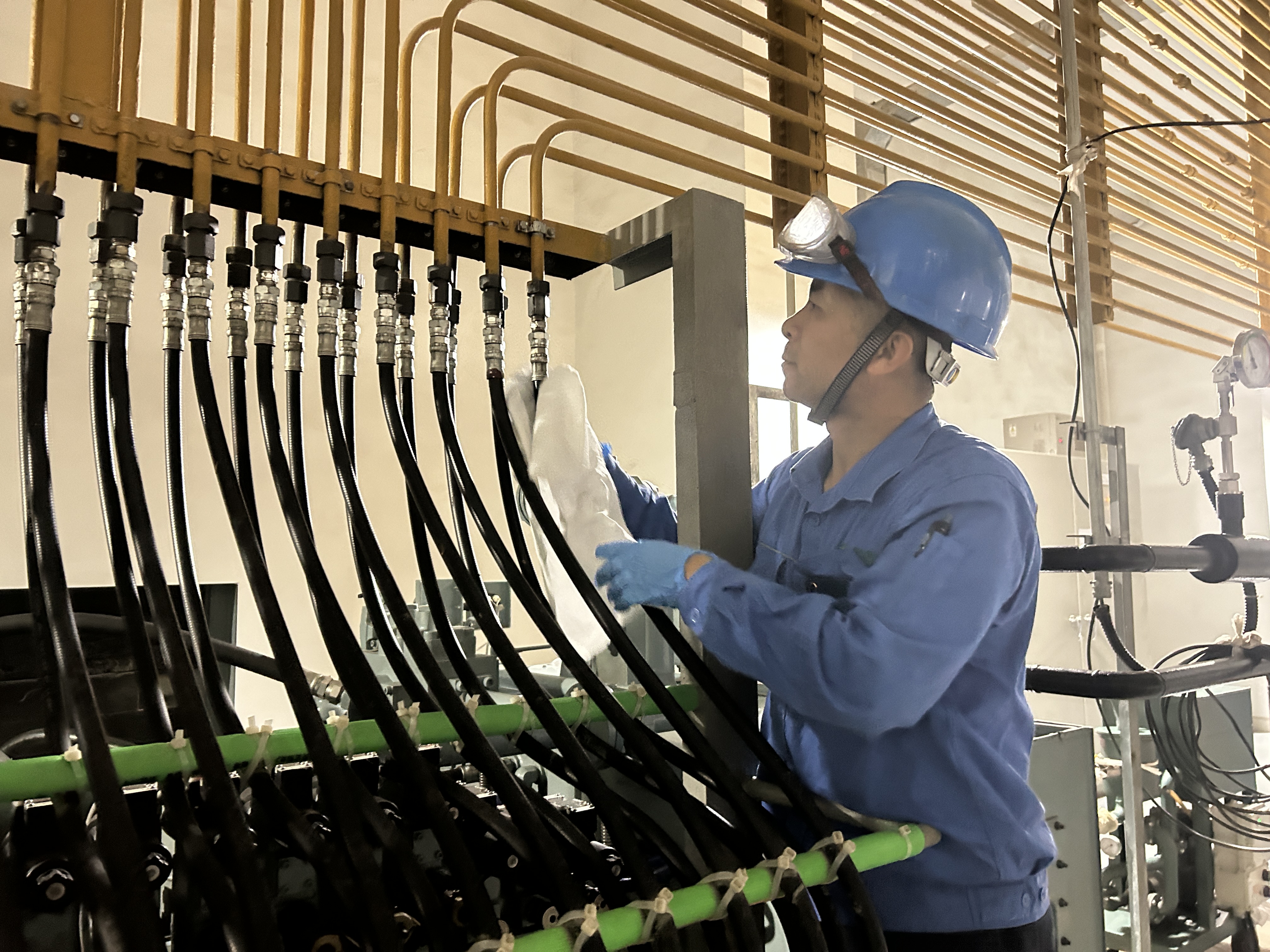 劳动创造美好生涯 | 致敬k8凯发劳动楷模